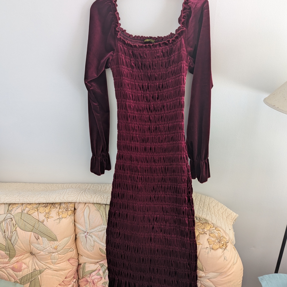 Elegant Burgundy Long Sleeve Dress